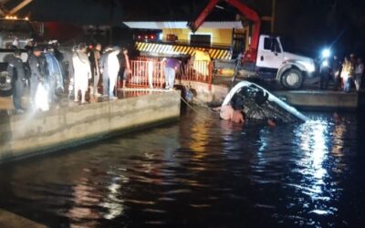 Trágico accidente en Coatzacoalcos: siete jóvenes fallecen tras caer camioneta al río