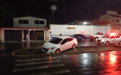 Tuxpan: Se distrae y termina en el camellón central