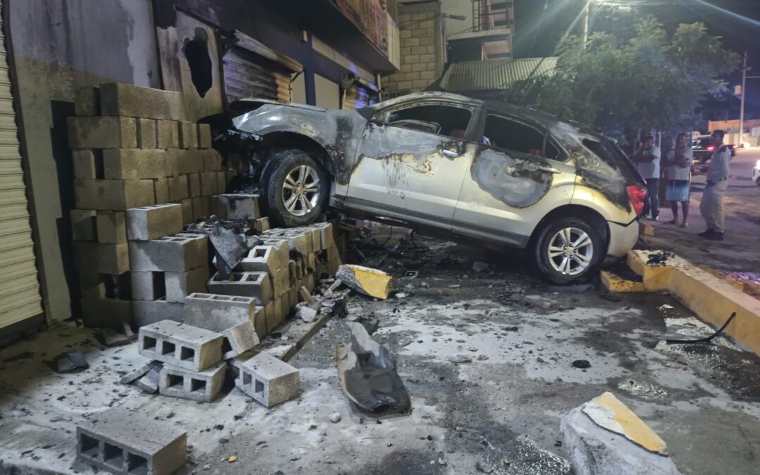 Sujeto se salva de milagro tras dormir al volante en Altamira, Tamaulipas