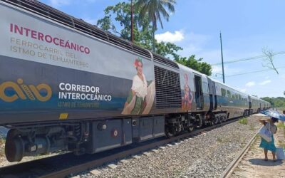 Automovilista es arrastrado por el Tren Interoceánico en Chinameca, Veracruz